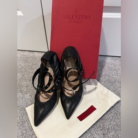 Valentino Love Latch grommet flats Leather - Eyelet Trim Ballet Flats - Picture 4 of 13